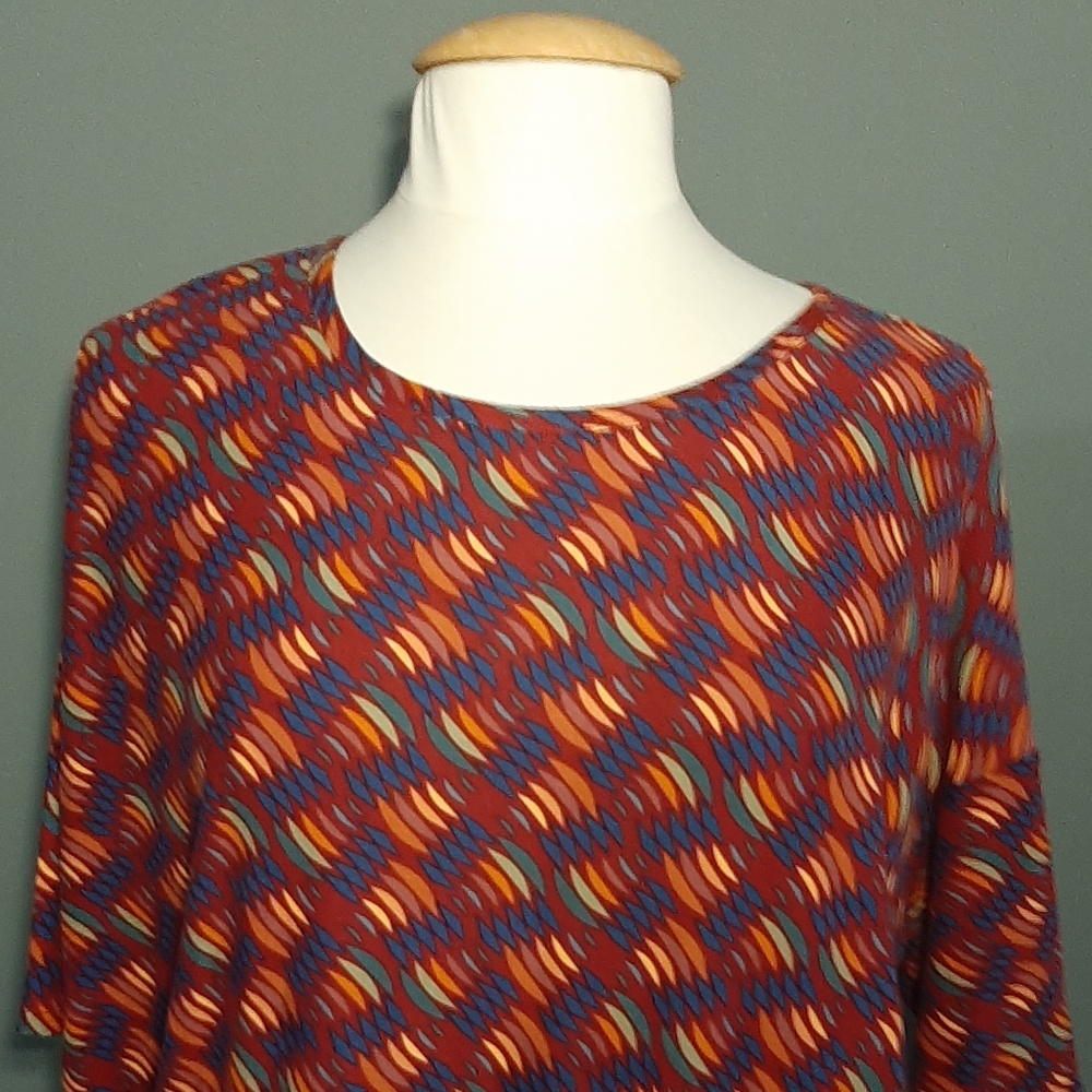 NWT! LuLaRoe Irma-M Tunic with a Unique Design